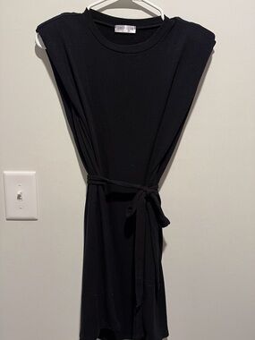 vestique Black Sleeveless Belted Midi Dress with Tie Waist